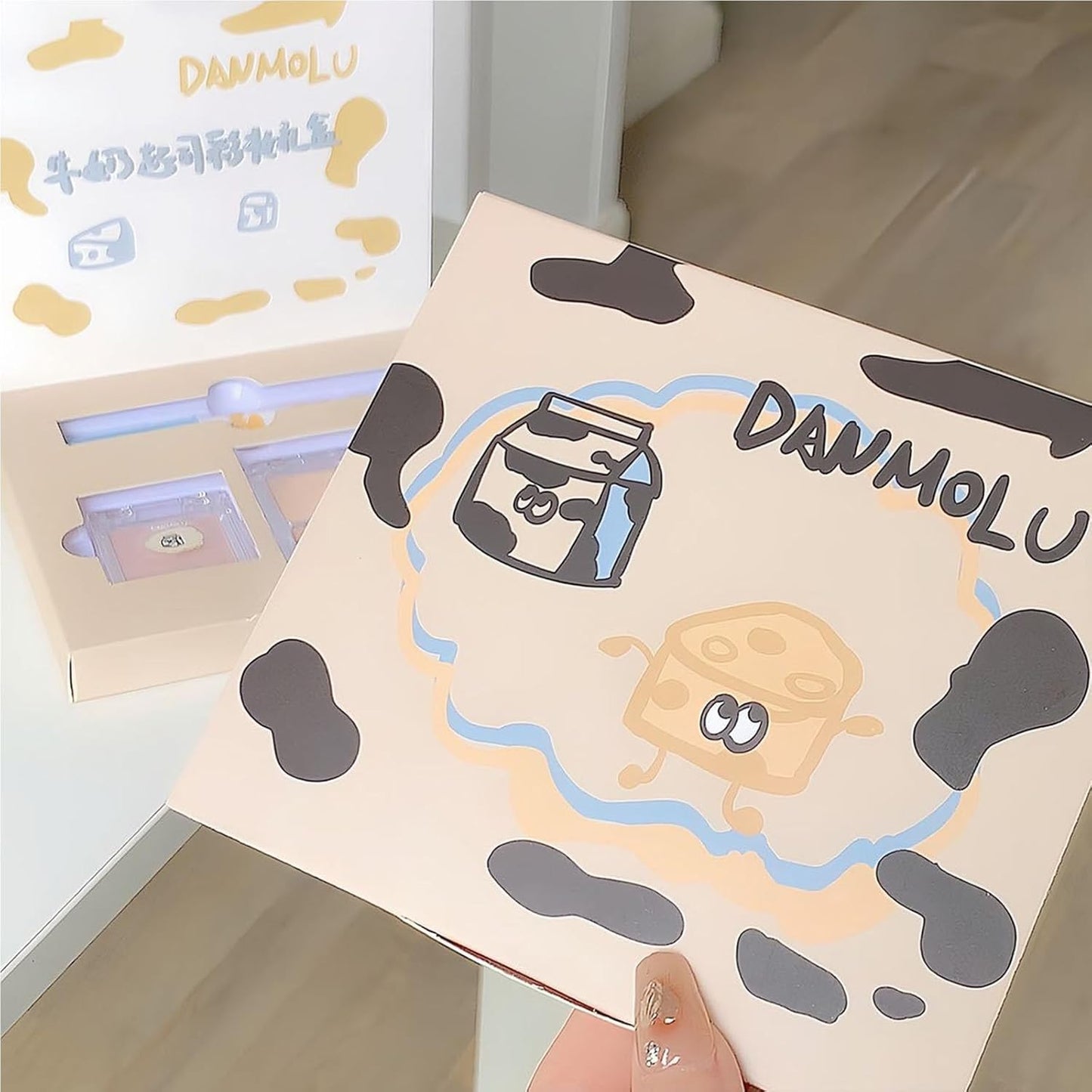 Neutral Eyeshadow Palette Velvet Lip Gloss Natural Glossy Blush Suitable for Beginners and Professionals 3-in-1 Multi-Purpose Makeup Set (1 Box)