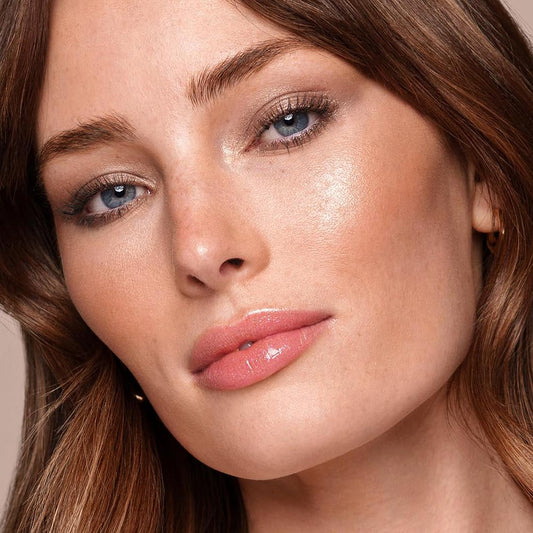 Jouer Long Wear Lip Topper - Lip Gloss - Moisturize & Nourish Lips - Non-Stick Shimmer - Skin Protecting Formula - Vanilla Flavor - Paraben, Gluten, & Cruelty Free - Vegan Friendly