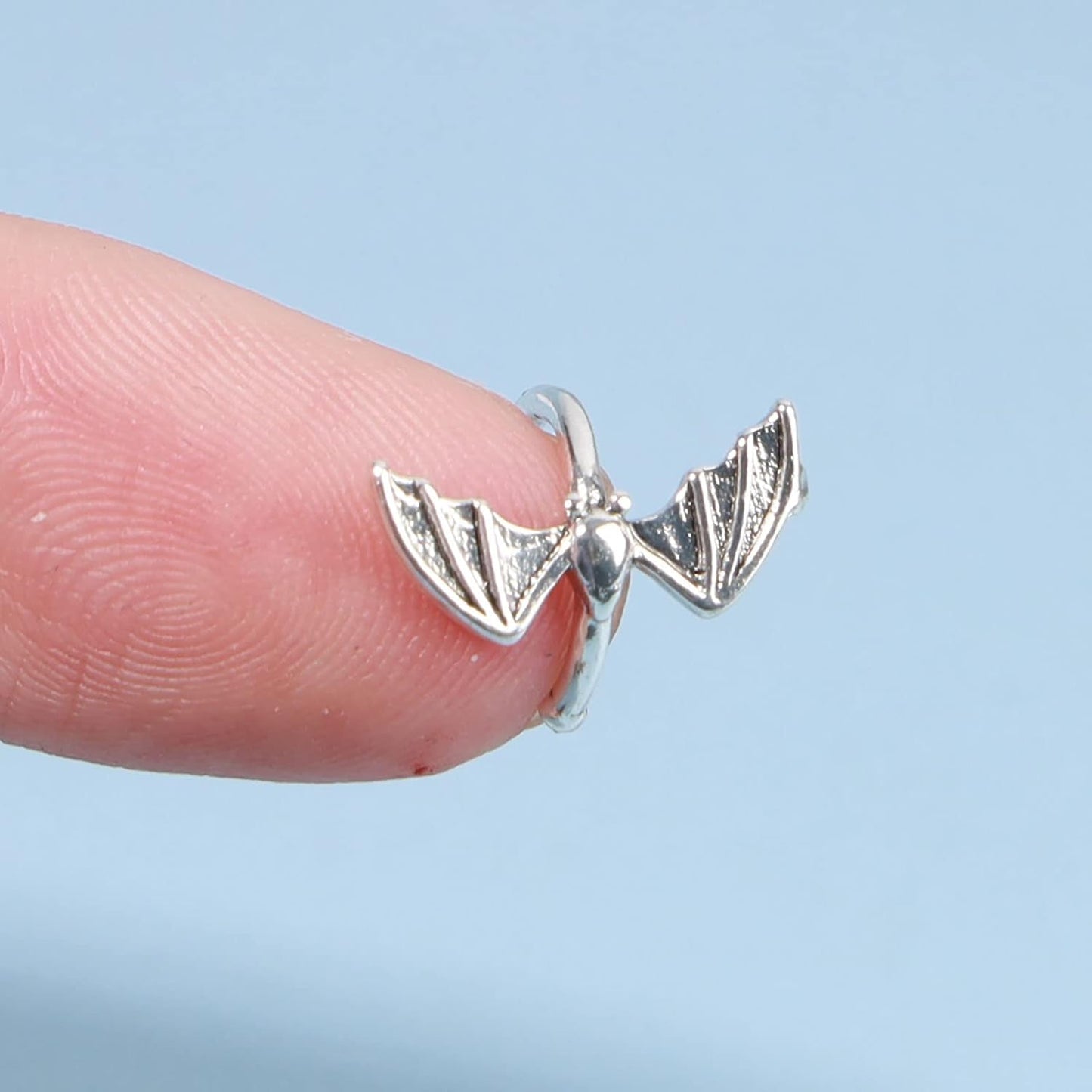 Gothic Bat Cuff Earrings Gold Bat Ear Cuffs Non Pierced Earrings Punk Animal Earrings Cool Vampire Earrings Jewelry for Women and Girls Gifts