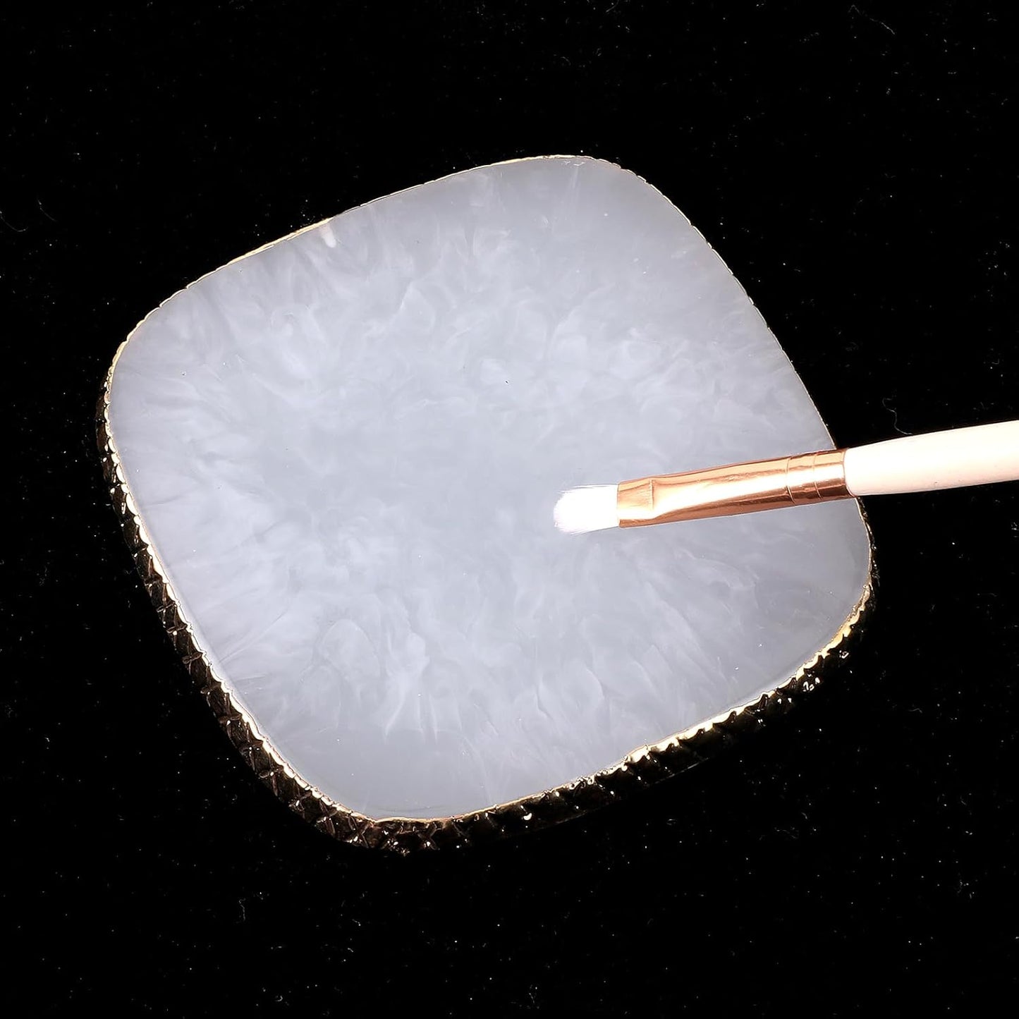 Resin Nail Art Palette Gold Edge Nail Holder Heart Shaped Color Makeup Foundation Mixing Tools Display Board Gel Nail Art Color Mixing Palette Painting Tray Manicure Tool (Milky)