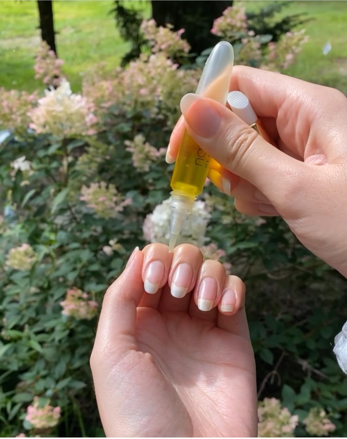 Bliss Kiss Refillable Cuticle Oil Pen for Nails - Empty 8 ml Squeeze Nail Oil Pen with brush applicator from 1-Pack