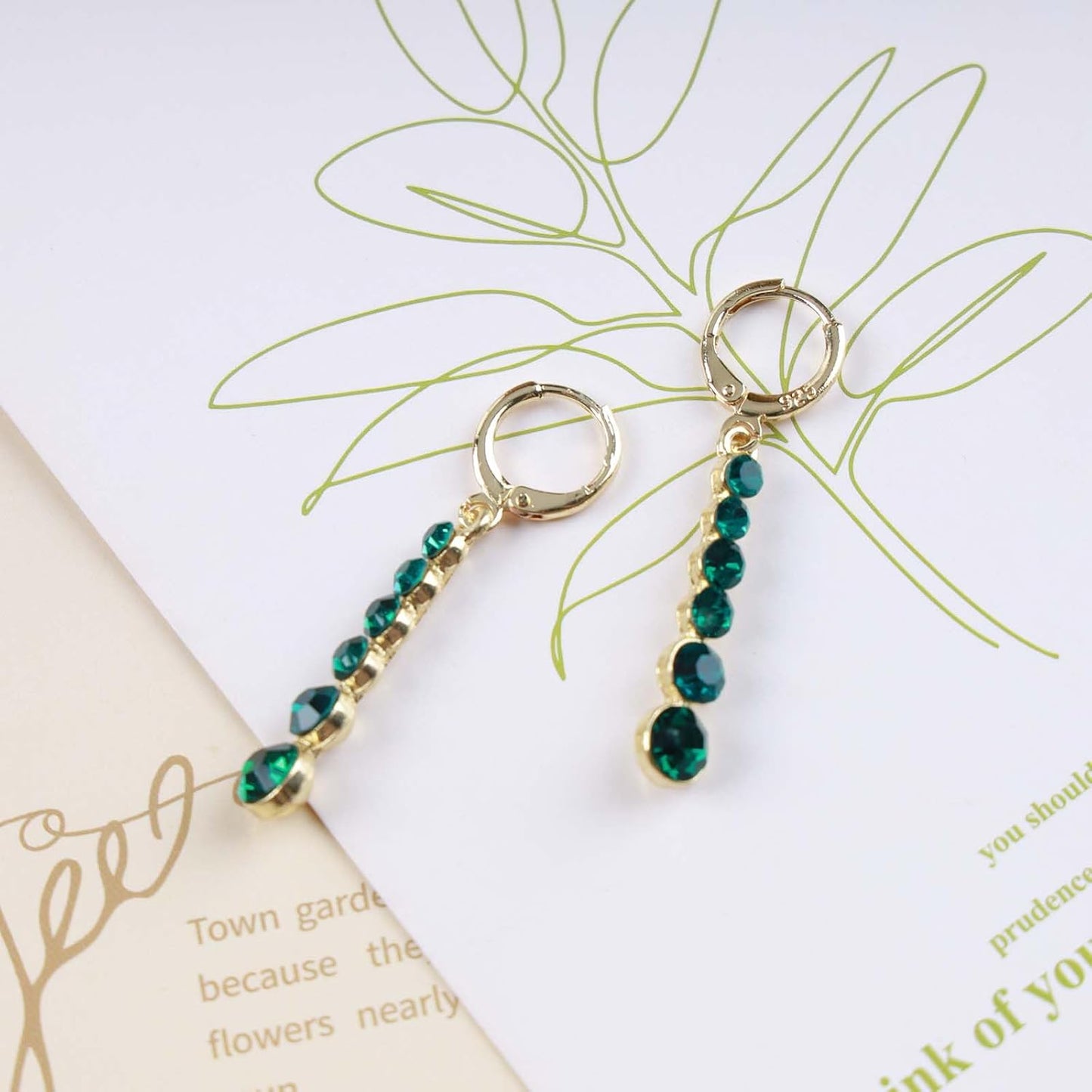 Vintage Crystal Emerald Drop Earrings Emerald Bar Dangle Earrings Green Long Tassel Chain Earrings Gold Hoop Huggie Earrings Jewelry for Women