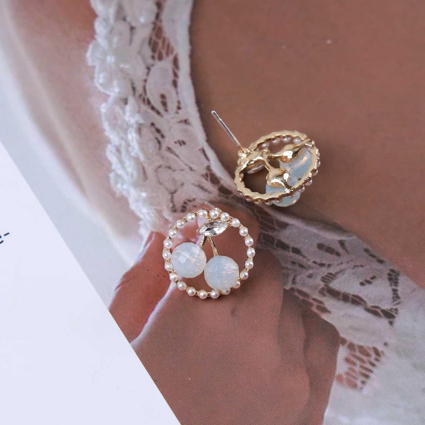 Vintage Circle Pearl Earrings Crystal Cherry Stud Earrings Gold Pearl Hoop Earrings Pearl Circle Earrings Jewelry for Women