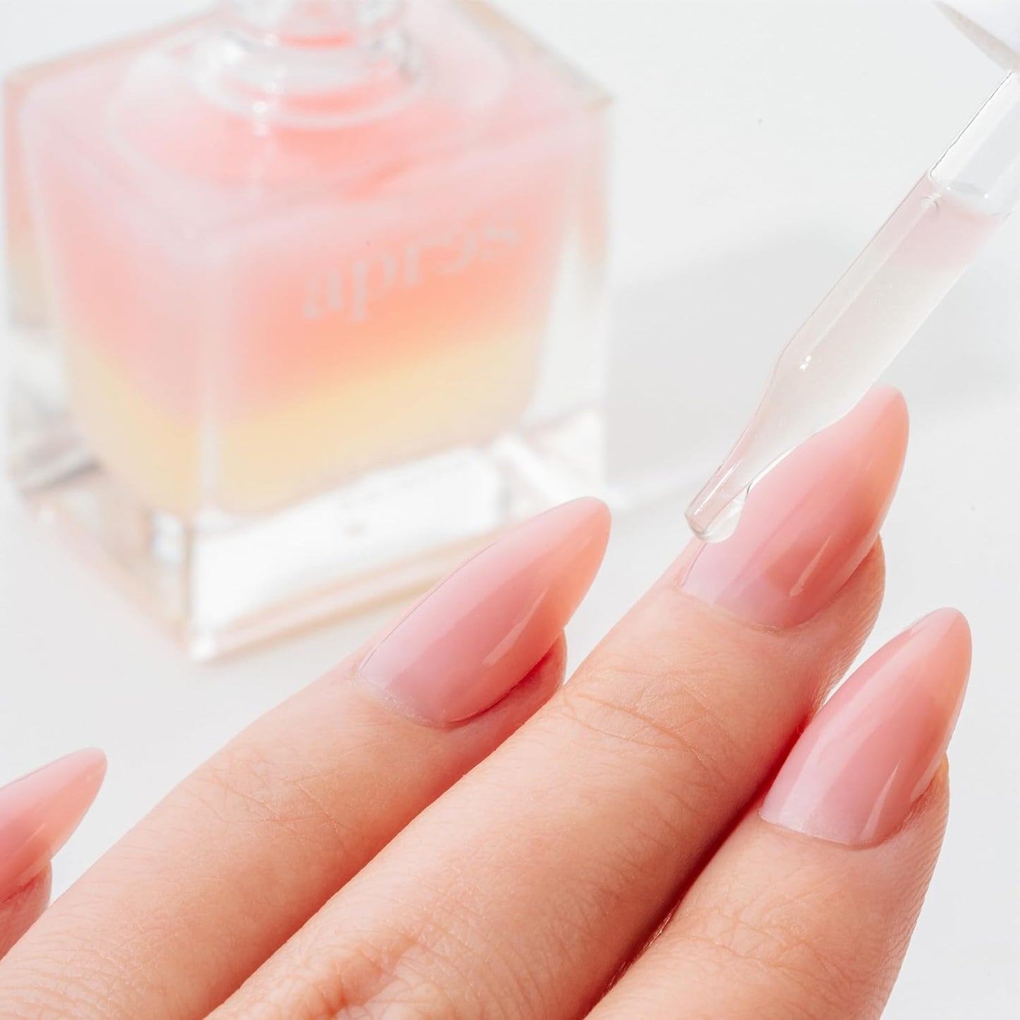 Apres Light & Shadow Cuticle Serum, Nourishing Blend of Almond and Jojoba Oil, Vitamin B and Turmeric, Cuticle Repair Oil 15 mL (15 ml, Fall Retreats (Grapefruit, Rosemary, and Magnolia))